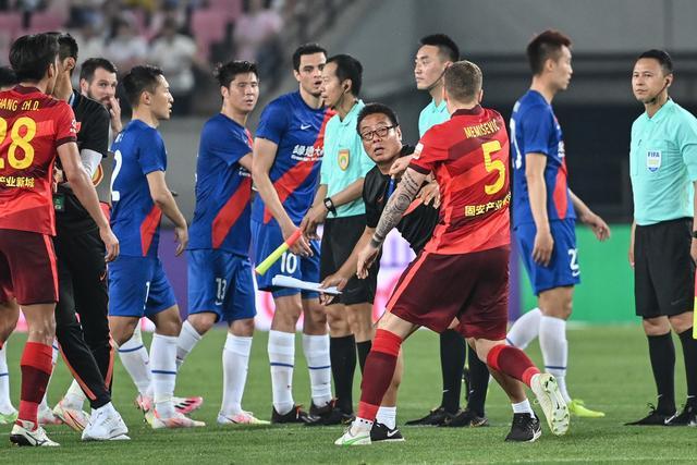 法国面临困境，被称为“欧洲新病夫